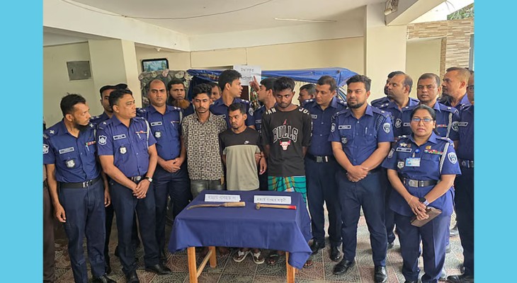 ইজিবাইক ছিনতাইয়ের জন্য গলা কেটে শরীর থেকে মাথা বিচ্ছিন্ন করেন বন্ধু