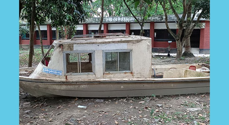 বেড়ার চরাঞ্চলে ১৩ বছরেও নৌ অ্যাম্বুলেন্সের সেবা পাননি জনগণ