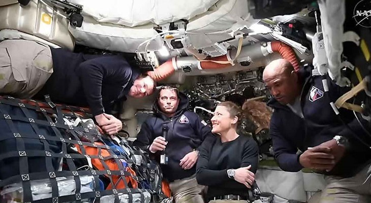 চন্দ্রাভিযান শেষ: নিরাপদে পৃথিবীতে ফিরলেন ৪ নভোচারী