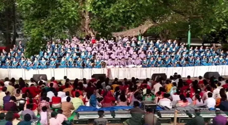 বর্ণিল আয়োজন: রমনার বটমূলে বর্ষবরণে ছায়ানট