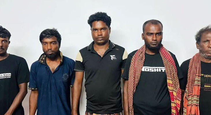 সুন্দরবনের ‘সুমন বাহিনী’র পাঁচ সদস্যের আত্মসমর্পণ, অস্ত্র উদ্ধার