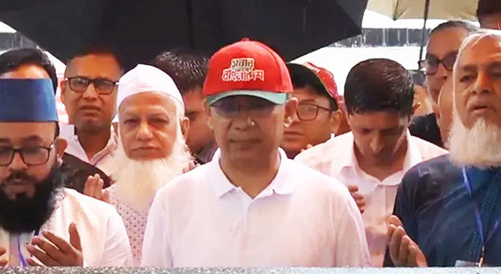 সিলেটে হযরত শাহজালাল (রহ.)-এর মাজার জিয়ারত করলেন প্রধানমন্ত্রী