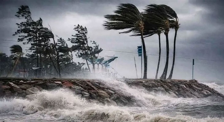 দেশের বিভিন্ন নদীবন্দরে সর্বোচ্চ ৮০ কিমি বেগে ঝড়ের পূর্বাভাস