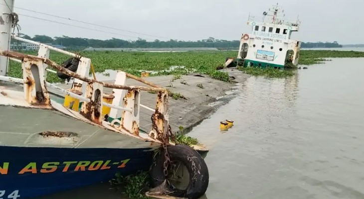 ডুবে থাকা কার্গো থেকে যুবকের অর্ধগলিত মরদেহ উদ্ধার